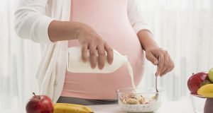 Bebek Anne Karnında Nasıl Beslenir?